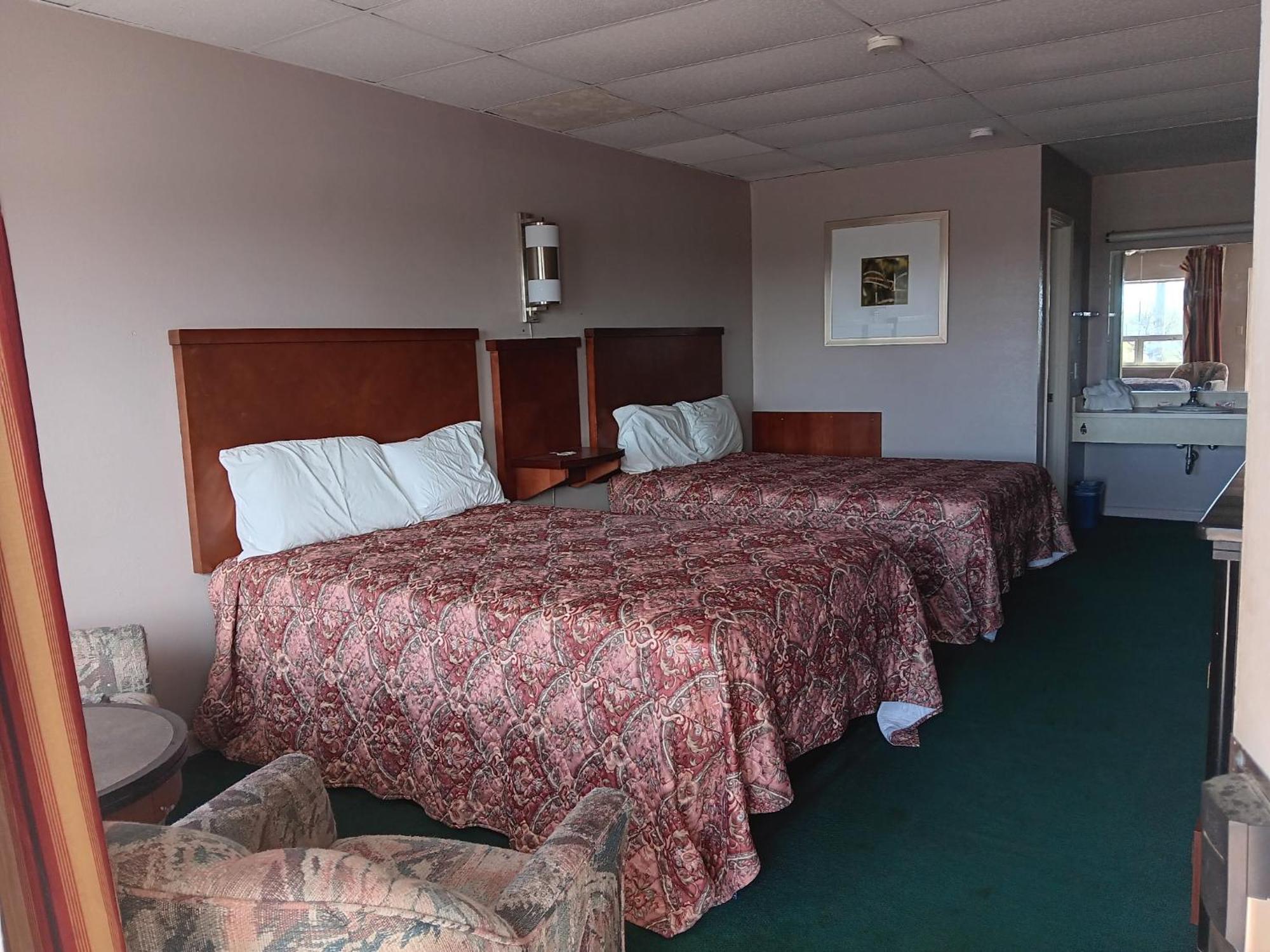 Oyo Sheldon'S Motel And Restaurant Keysville Exterior foto